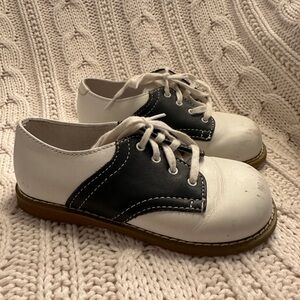 Willits White & Navy Saddle Shoes Size 9